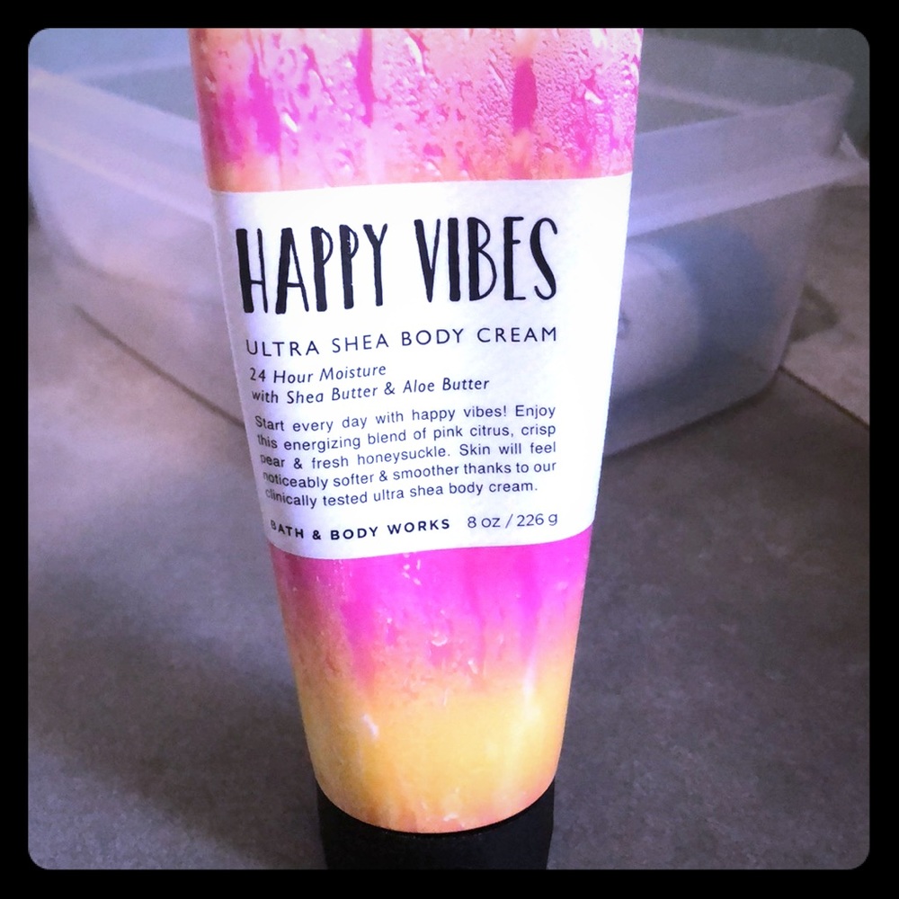 HAPPY VIBES by bath & body works